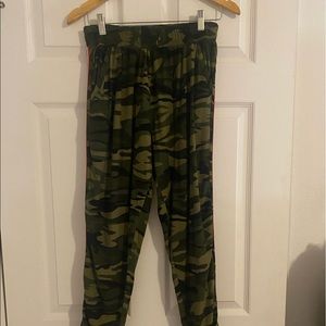 Camo joggers with red and white stripes
